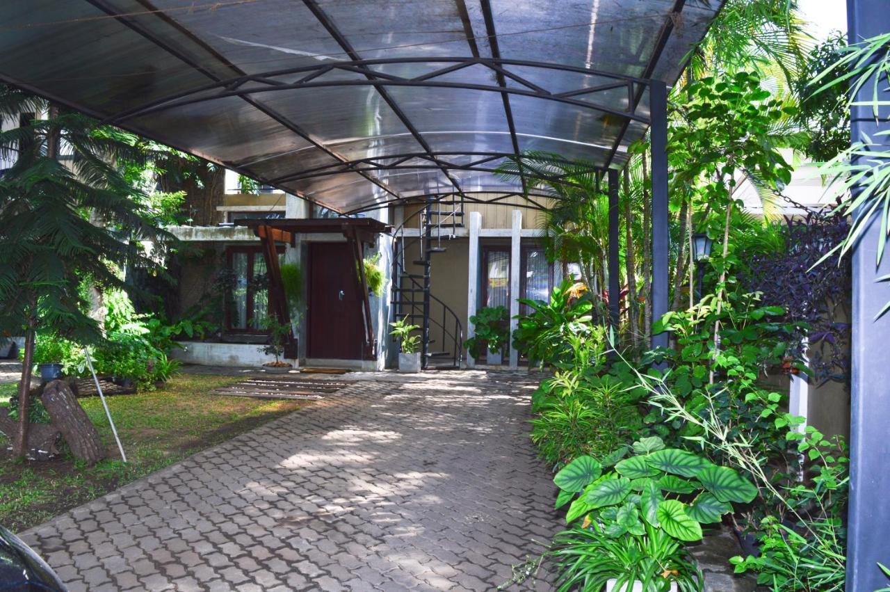 Villa Tulip Garden アヌラーダプラ エクステリア 写真